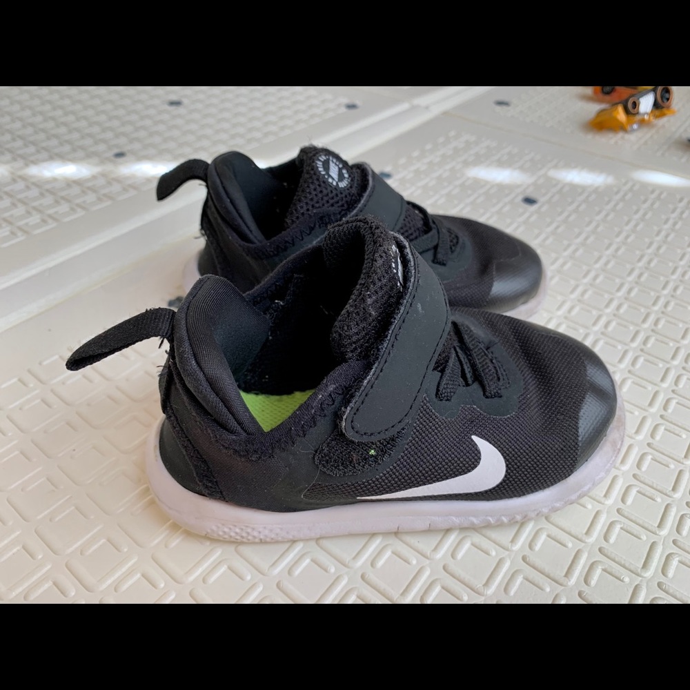Nike toddler shoes